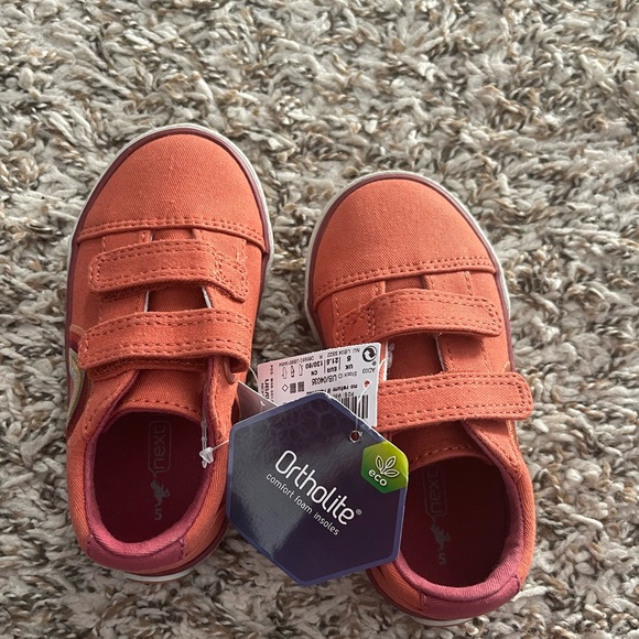 Other - 🛑❌SOLD❌🛑 Cute Rust Brown Shoes